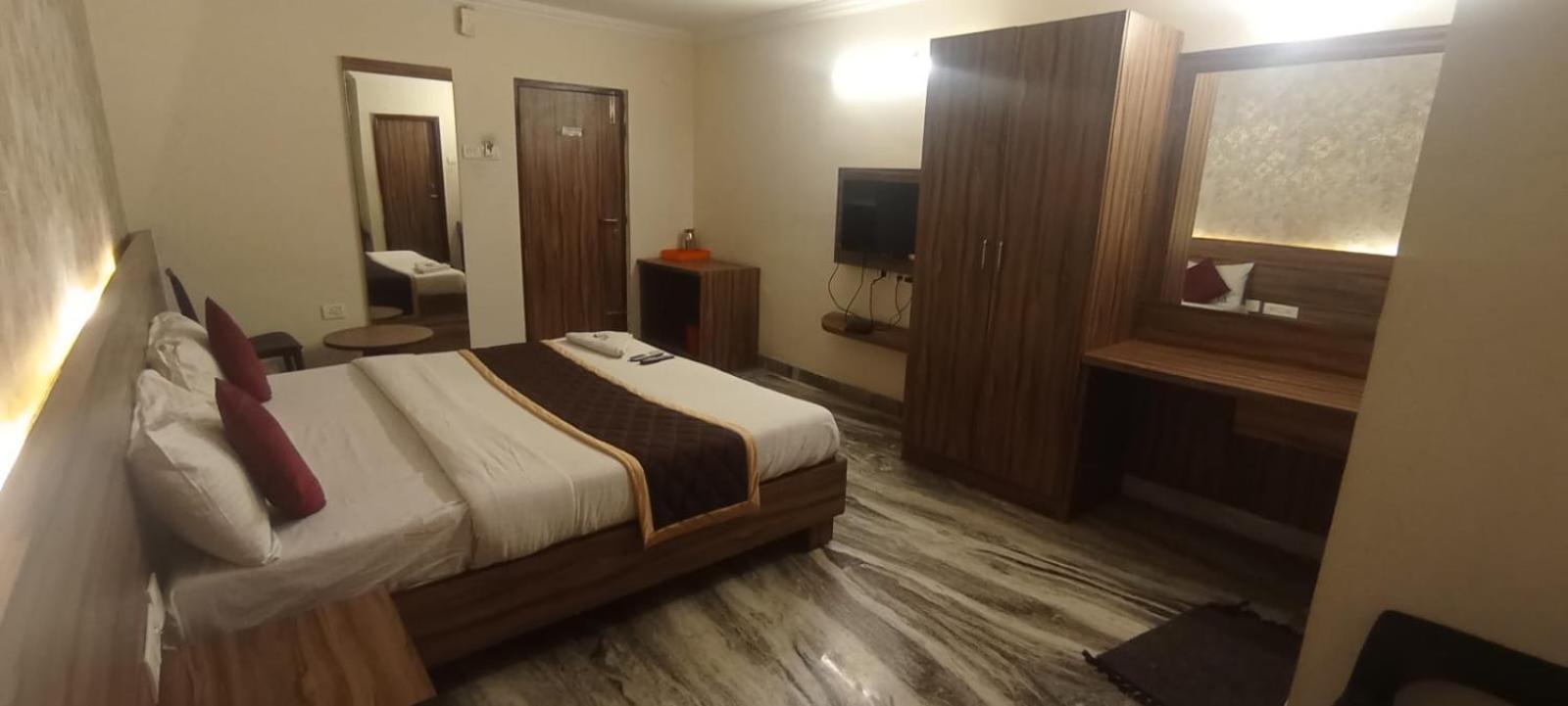 Hotel Raj Meridian, Tambaram Chennai Zewnętrze zdjęcie